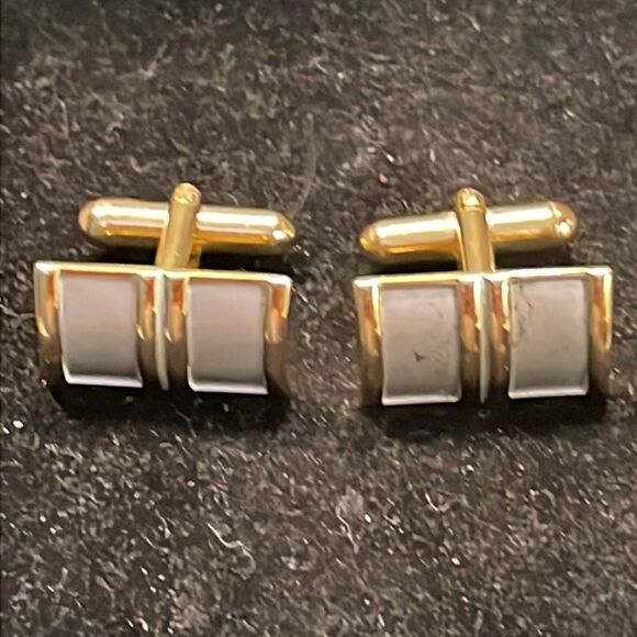 Vintage 1960s MCM gold tone rectangular Mother-of-Pearl bullet back cuff links - Picture 3 of 10